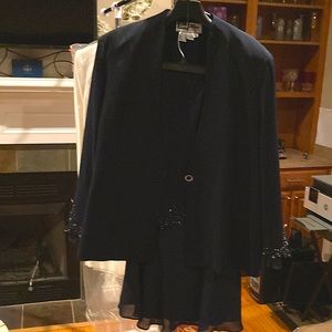 Lovely ladies Ben Marc 3 piece suit